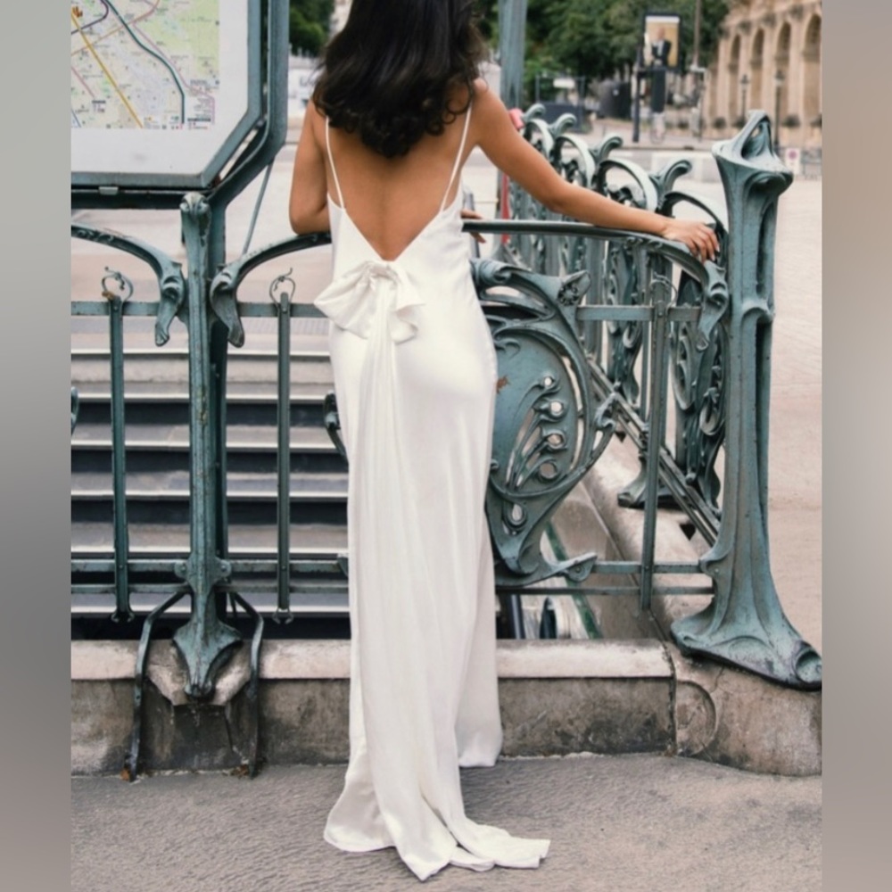 NWT Meshki KAILEY Low Back Maxi Dress With Detachable Bow Train - White SIZE S